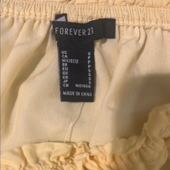 Charming Yellow Ruffle romper - Picture 3 of 3